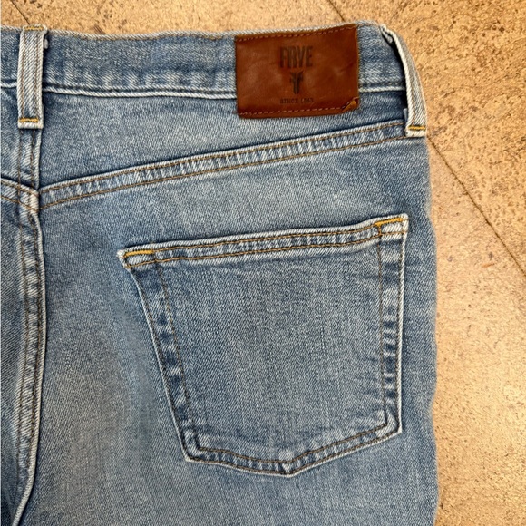 Frye Denim Cropped frayed light wash Jeans 30 - Picture 1 of 6